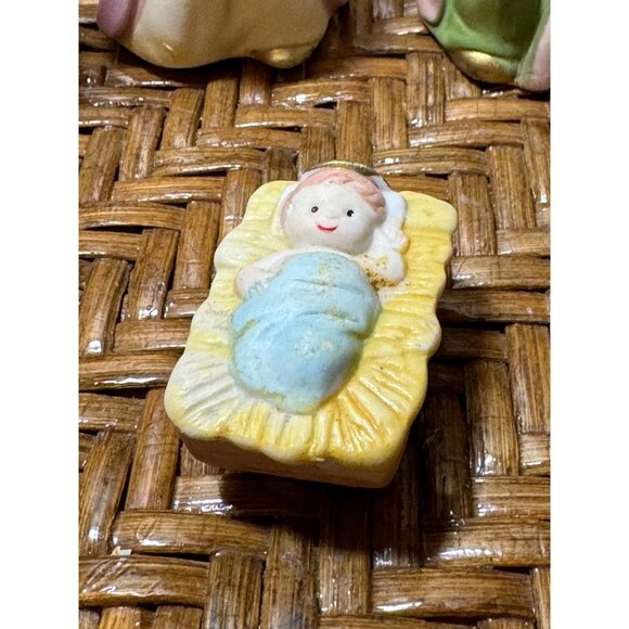 Hand-Painted Ceramic Nativity Scene Figurines Set Of 8 Pieces - Picture 7 of 10